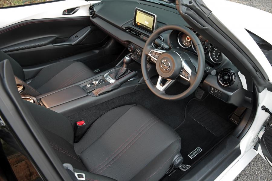 Интерьер Mazda MX-5 RF (ND) 2017 года  (AU) (фото 5 из 42)